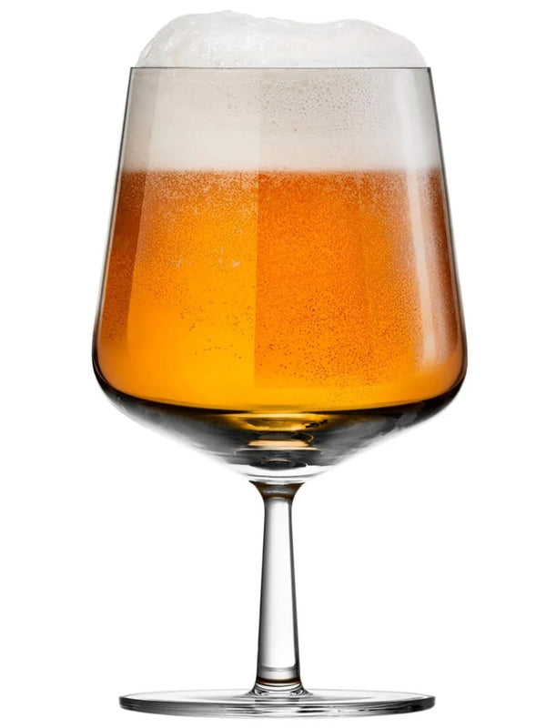 Verres à bière blanches