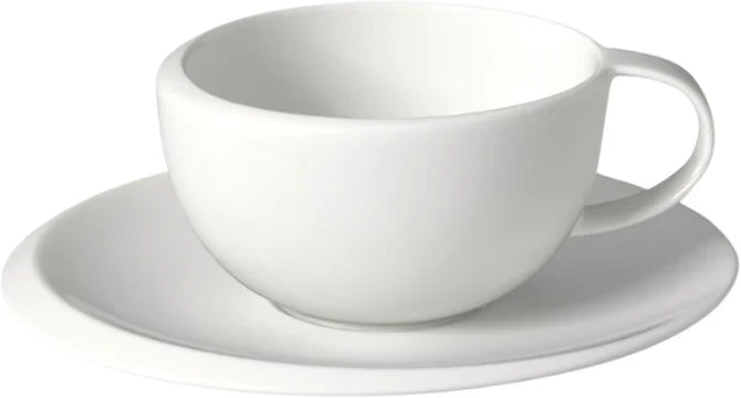 Tasse à thé avec soucoupe