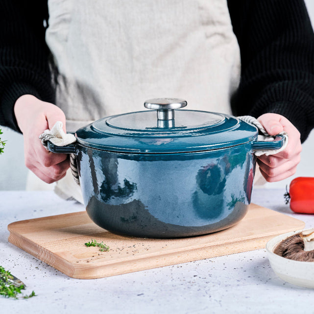 Céramique, inox ou les deux : quel revêtement correspond à votre façon de cuisiner ?
