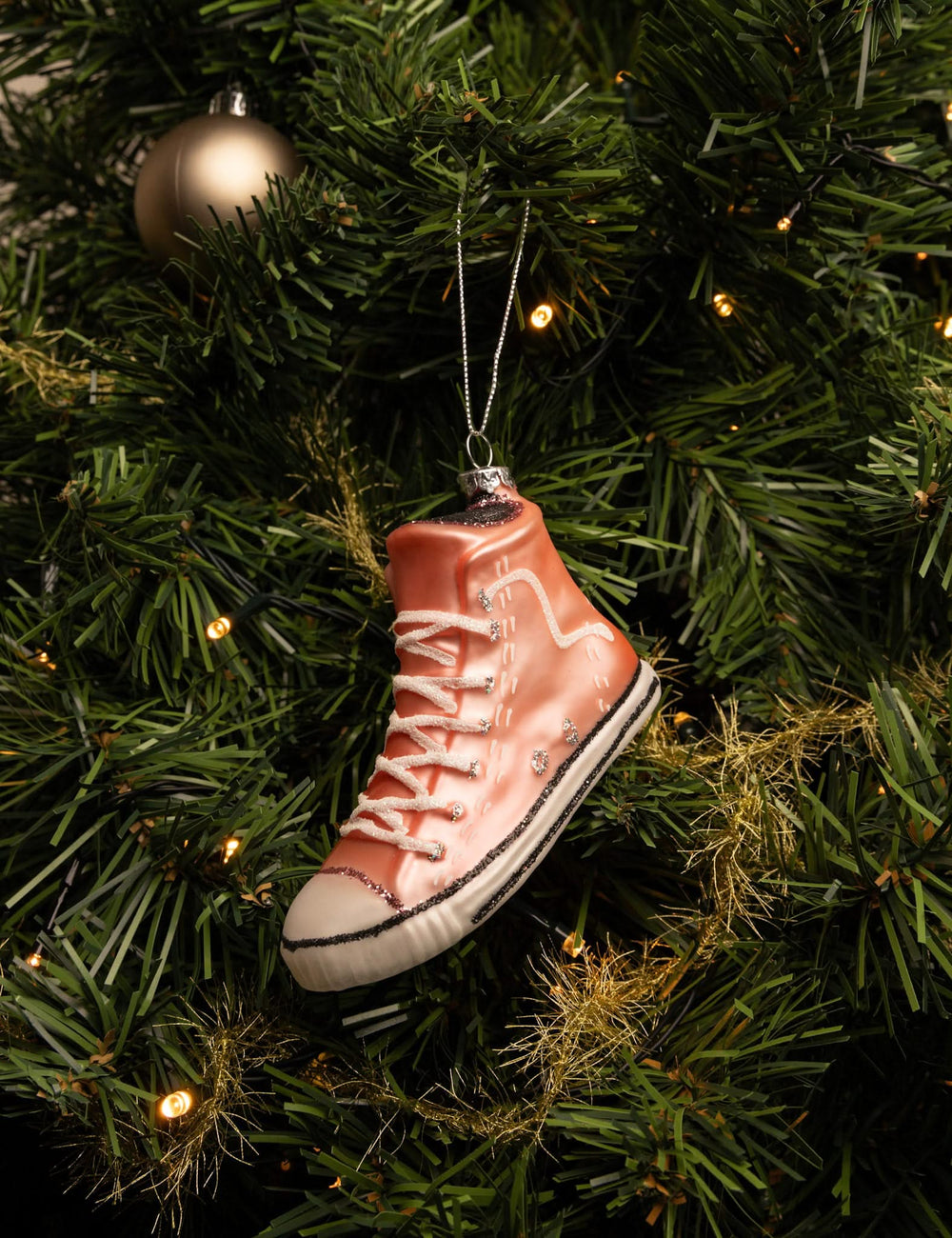 Boule de Noël Nordic Light - Boule a suspendre - Sneaker Rose - 11 cm