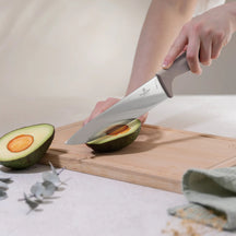Ensemble de Couteaux avec Barre Magnétique en Bois d'Acacia BerlingerHaus Taupe - 6 pièces - Couteau de Chef, Couteau à Pain, Couteau Santoku, Couteau d'Office & Éplucheur