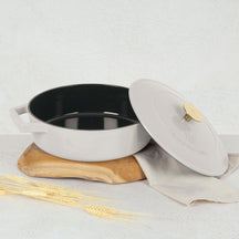 Sauteuse en fonte BerlingerHaus mat crème ø 26 cm - adapté à toutes les sources de chaleur - revêtement antiadhésif émaillé