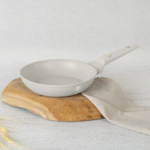 Poêle à Frire BerlingerHaus Mat Crème ø 20 cm - compatible avec toutes les sources de chaleur - revêtement antiadhésif standard