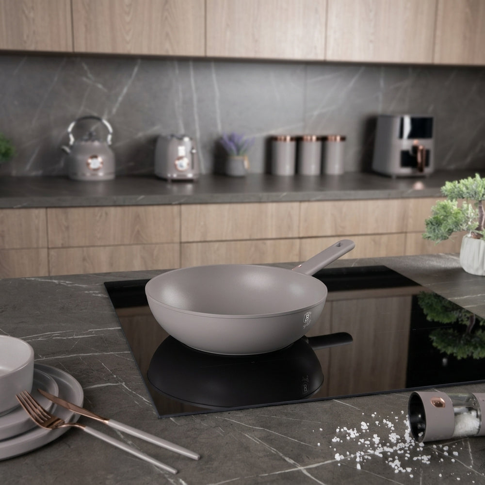 Wok BerlingerHaus Taupe ø 28 cm - compatible avec toutes les sources de chaleur - revêtement antiadhésif standard