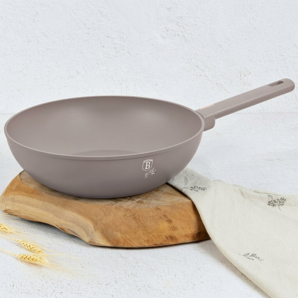 Wok BerlingerHaus Taupe ø 28 cm - compatible avec toutes les sources de chaleur - revêtement antiadhésif standard