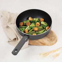 Poêle à Frire BerlingerHaus mat anthracite ø 26 cm - compatible avec toutes les sources de chaleur - revêtement antiadhésif standard