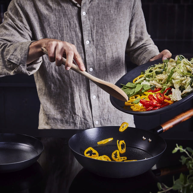 Quel est le meilleur matériau pour un wok sans revêtement ?