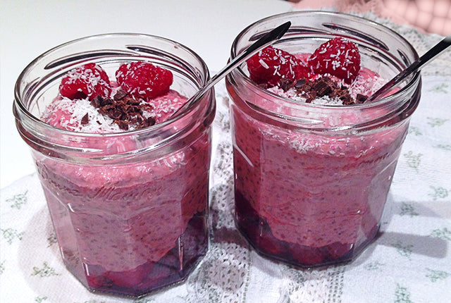 Un petit-déjeuner léger et savoureux. Frais et fruité, sucré sans sucre ajouté. Riche en protéines, en oméga-3, magnésium et calcium.