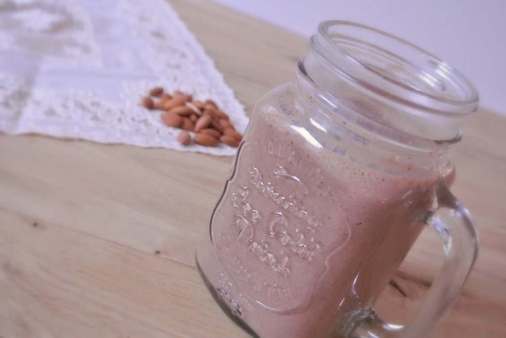 Un smoothie chocolaté et onctueux prêt en un rien de temps