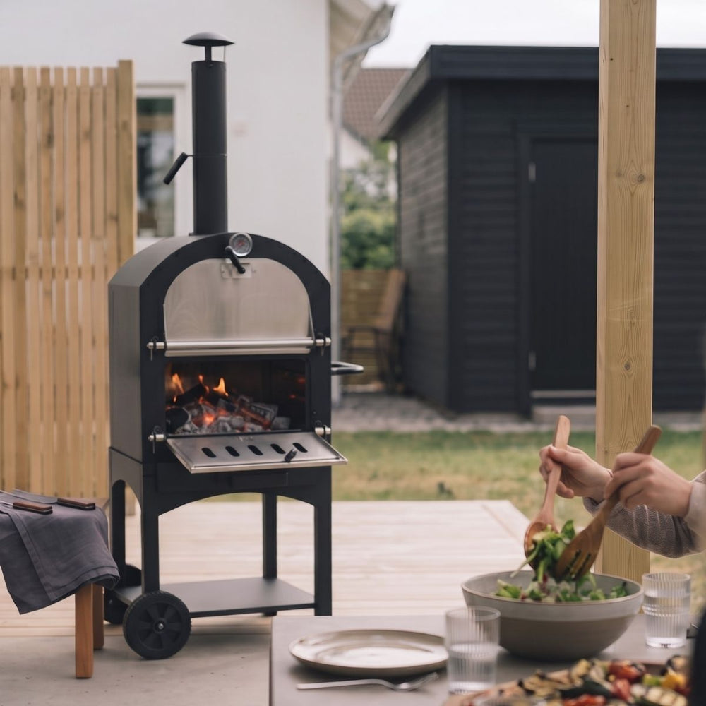 Cookinglife Barbecue au charbon de bois four à pizza Fire & Flavour - 156 cm de haut - Inclus pierre à pizza & grilles - Noir