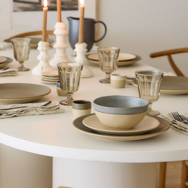 Service de table Costa Nova Arenito Sage Green 18 pièces / 6 personnes - 6 assiettes à dîner, 6 assiettes à petit-déjeuner & 6 bols