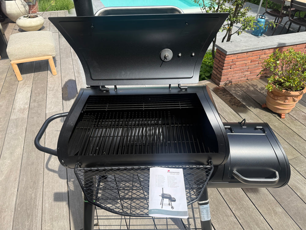 Landmann BBQ / Fumoir Vinson 200 - Barbecue à charbon - Surface de cuisson 70,5 x 39,5 cm