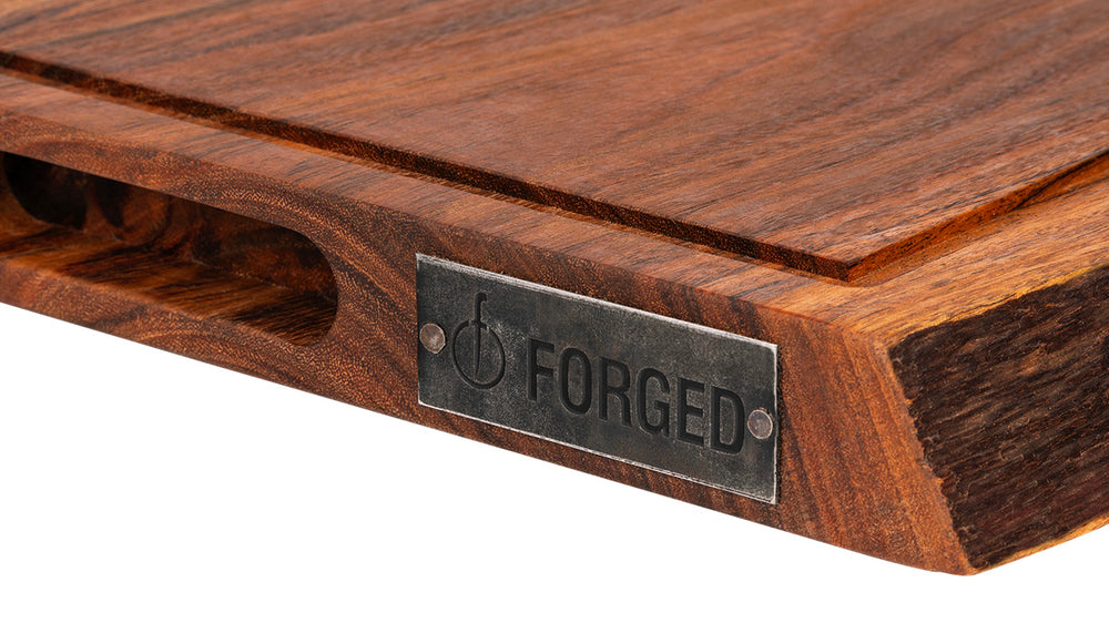 Planche à découper Forged - en acacia - Forged Essentials - 45 x 30 x 3,5 cm