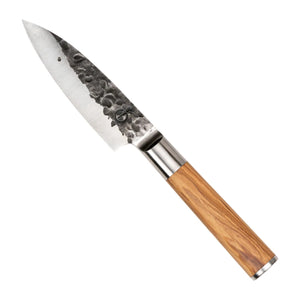 Forged Officemes Olive 23 cm met olijfhouten heft, vrijstaand op witte achtergrond