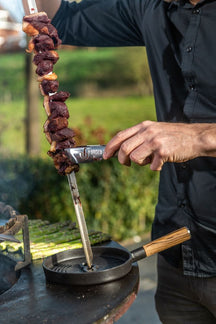 Poêle à servir Forged - en fonte - Churrasco - ø 18 cm - en bois d'olivier