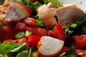 Une salade légère et rafraîchissante au poulet fumé et vinaigre balsamique à la framboise