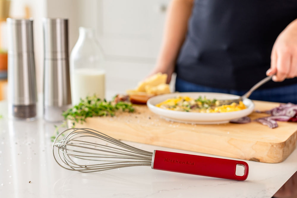 KitchenAid Garde - Fouet de cuisine - Classic Rouge Empereur - 27 cm