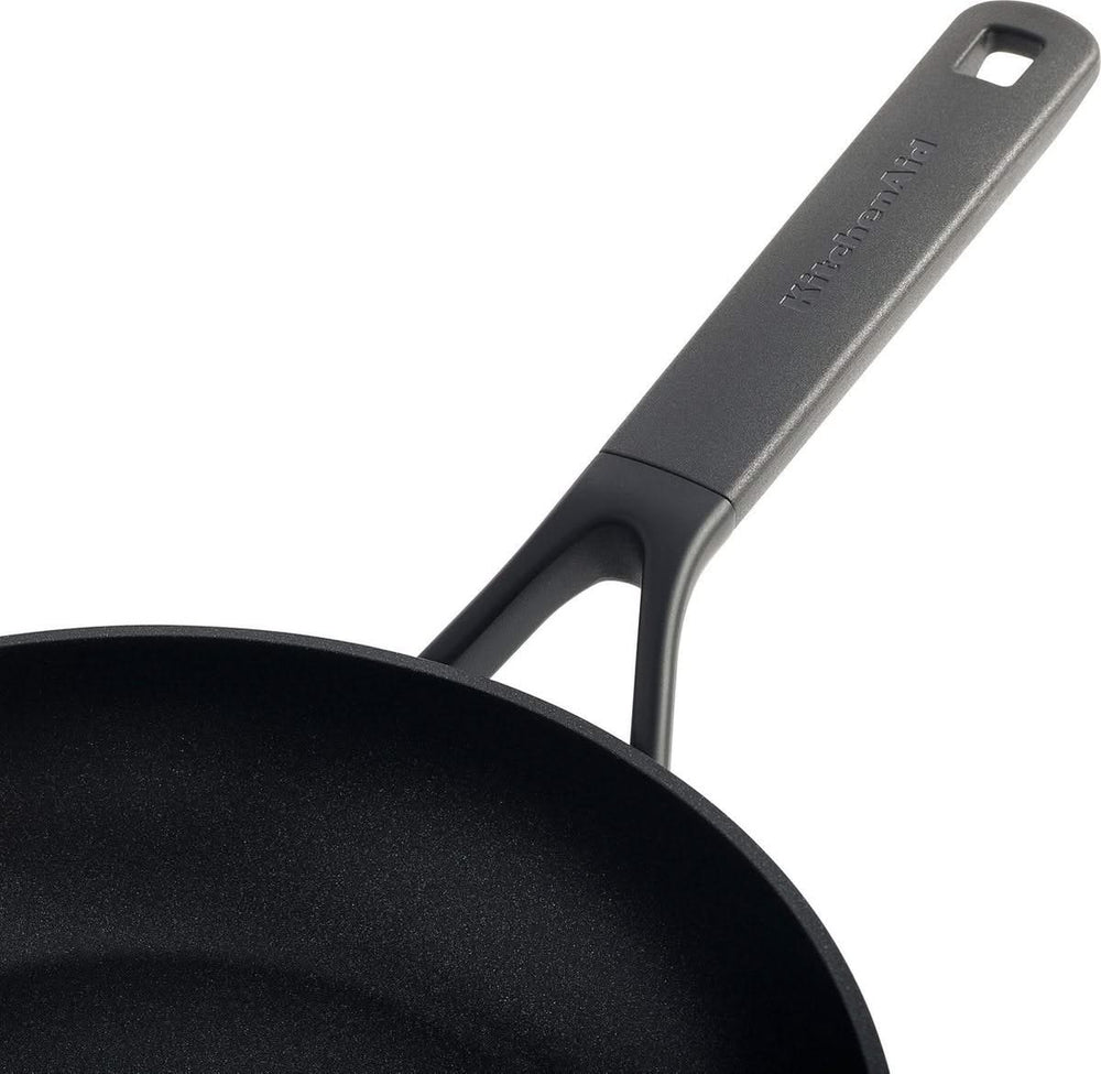Ensemble de casseroles KitchenAid Multi-Ply Stainless Steel 6-pièces : casserole ø 20 et 24 cm, casserole ø 16 cm et poêle ø 24 cm + poêle Classic Forged ø 24 et 28 cm
