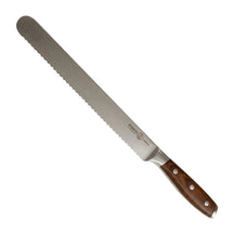 Messermeister Vleesmes Gekarteld Avanta 25 cm met pakkahouten heft, vrijstaand op witte achtergrond