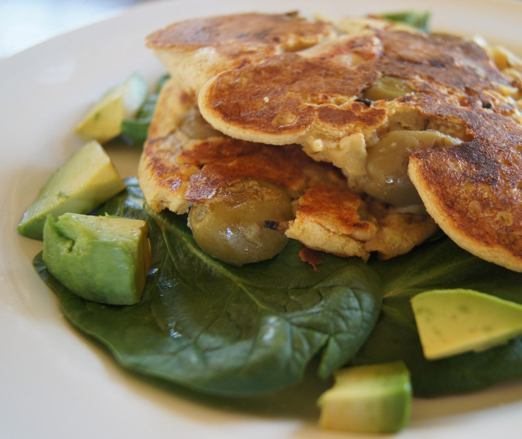 Crêpes sans gluten au poulet, avocat et épinards