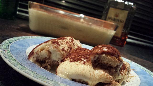 Un dessert italien classique au mascarpone, café et Amaretto