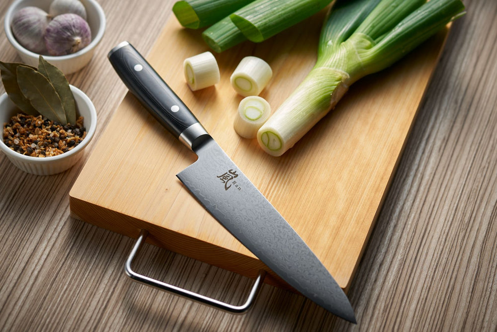 Couteau de chef Yaxell - 20 cm - acier damassé inoxydable 69 plis - manche en Micarta.