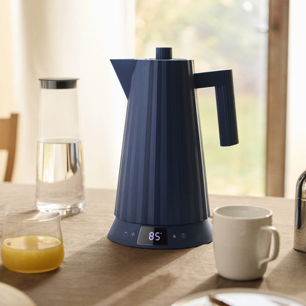 Bouilloire électrique Alessi Plissé Bleu - réglage de température - 1,7 litre - 1850 W - Michele De Lucchi - MDL21 DAZ