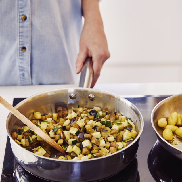 En quoi une sauteuse diffère-t-elle de votre poêle ?