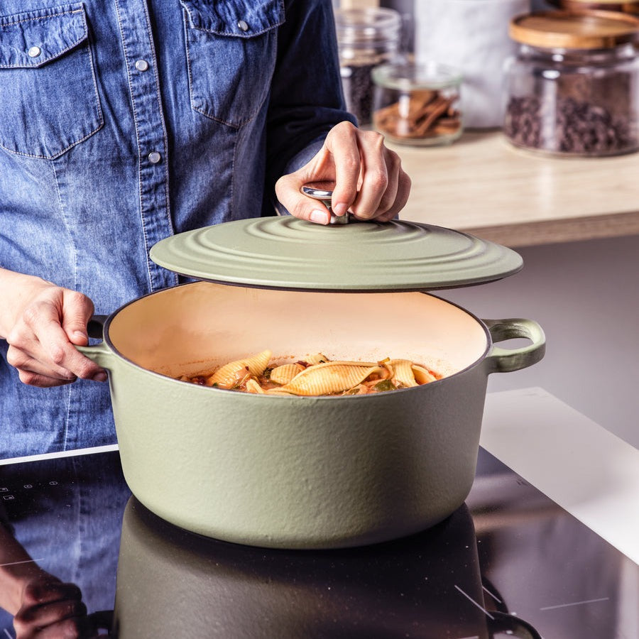 BK Braadpan Bourgogne Olive Green Gietijzer ø 28 cm / 6.7 Liter - sfeerbeeld 1