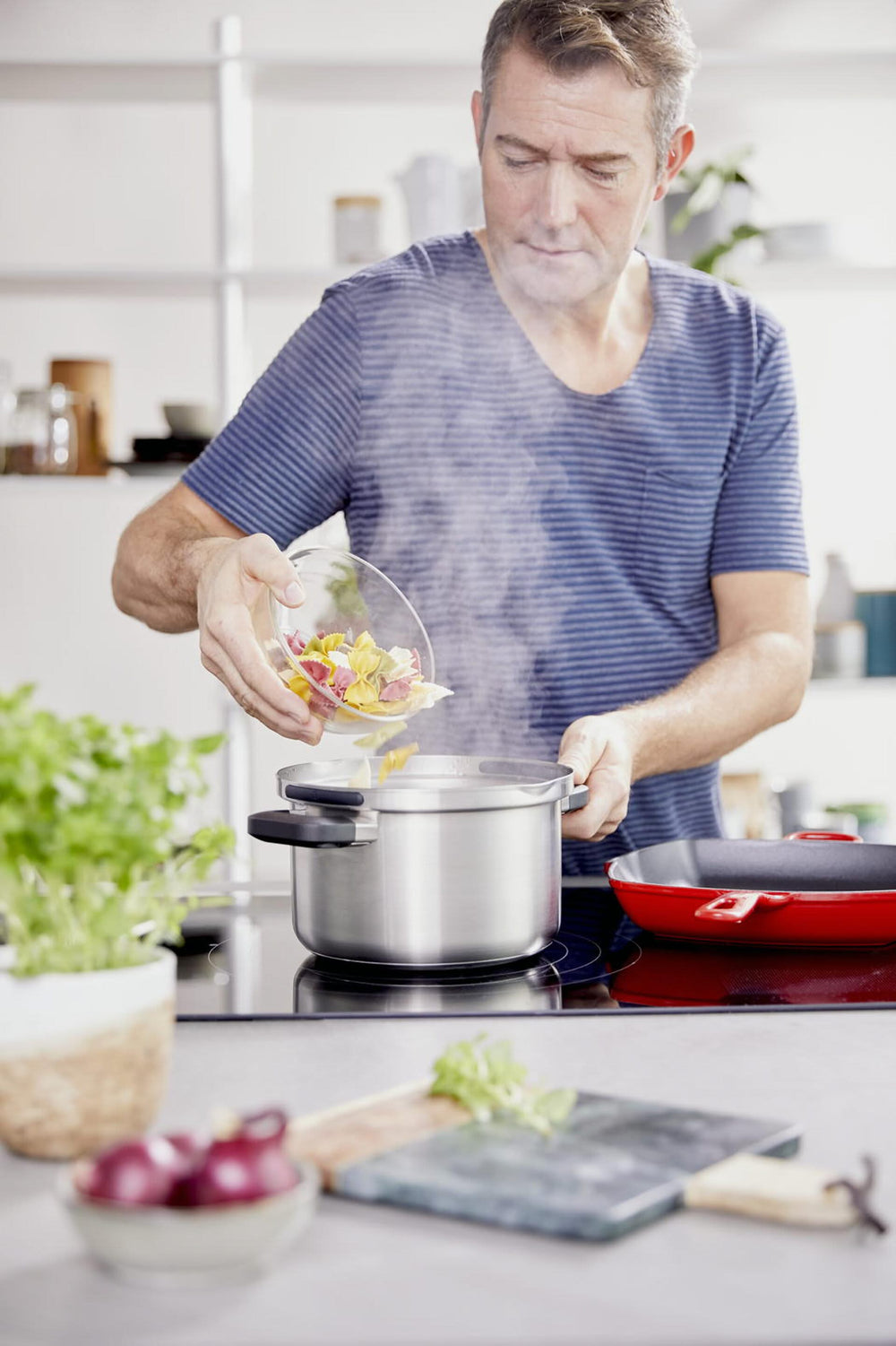 BK Pannenset Flow Cool RVS 4-delig - Kookpan ø 16, 18 & 20 cm & Steelpan ø 16 cm - sfeerbeeld 3
