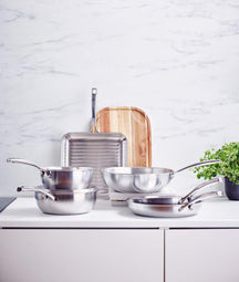 BK Sauteuse Superior Tri-Ply RVS ø 24 cm - met deksel - sfeerbeeld 1