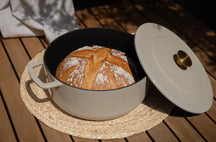 Combekk Braadpan met deksel Gietijzer Sand ø 28 cm / 5.3 Liter - sfeerbeeld 3