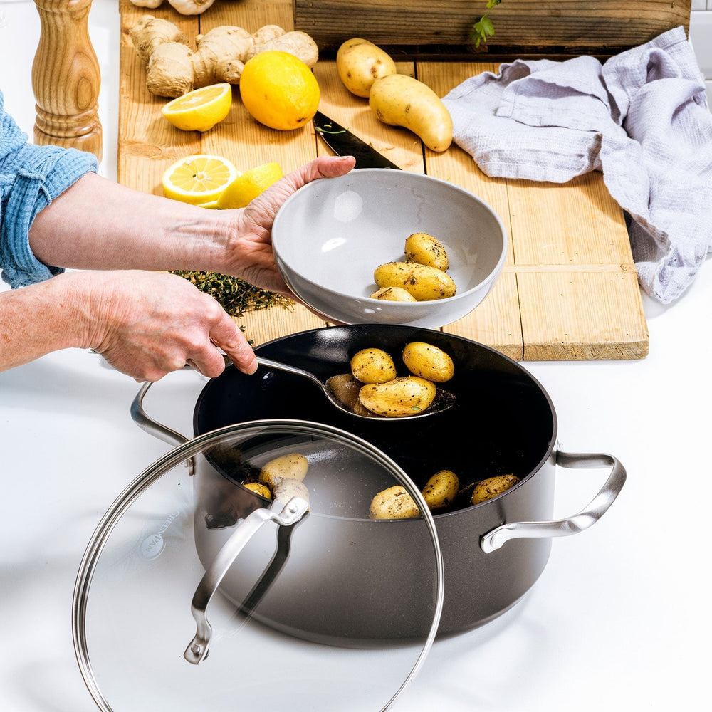GreenPan Kookpan Copenhagen Zwart ø 20 cm / 3.3 Liter - sfeerbeeld 4
