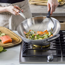 GreenPan Wokpan met deksel Première 5PLY RVS ø 30 cm / 4.74 Liter - sfeerbeeld 2