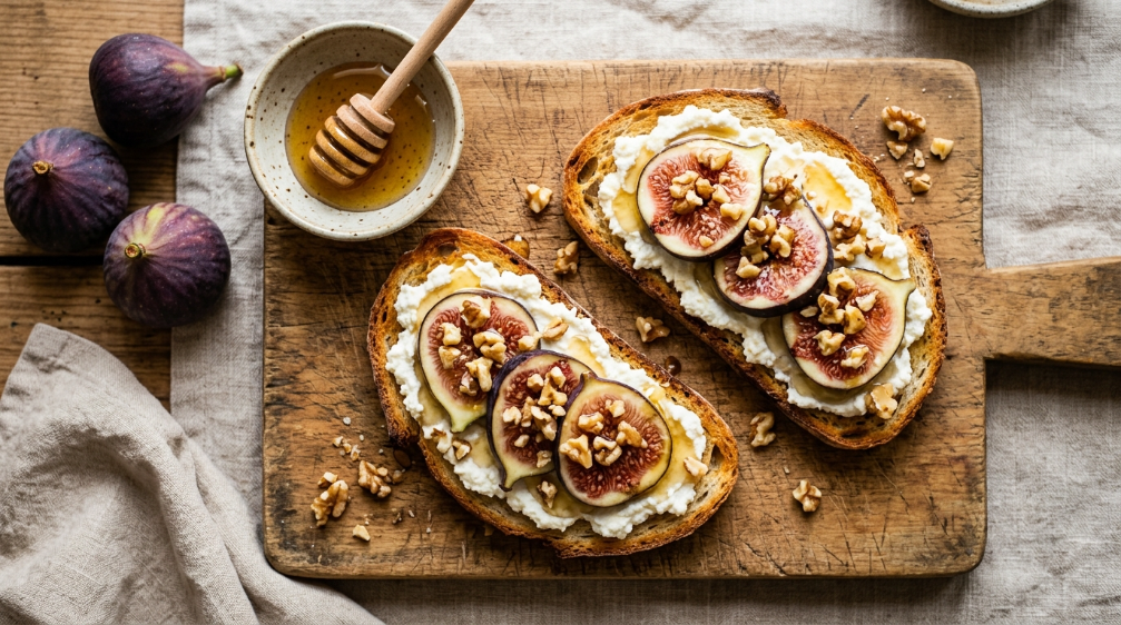 Un petit-déjeuner qui ressemble à une petite fête