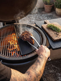 Keij Kamado Plaque de Grill Demi-Lune / Plancha Grande - Fonte Émaillée - 2 côtés - 46,5 cm - pour Kamado de 21 pouces - Universel