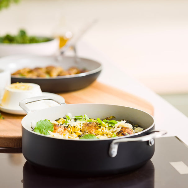 Sauteuse avec couvercle KitchenAid Aluminium Noir Mat ø 24 cm / 3,1 Litres - revêtement antiadhésif céramique