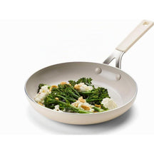 KitchenAid Koekenpan Aluminium Almond Cream ø 24 cm - productfoto