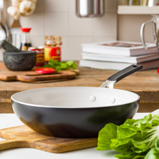 Wok KitchenAid Aluminium Noir Mat ø 28 cm / 3,7 Litres - revêtement antiadhésif céramique