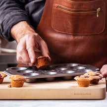 KitchenAid Mini Muffinvorm Aluminized Steel - 12 muffins - 30 x 20 cm - sfeerbeeld 1