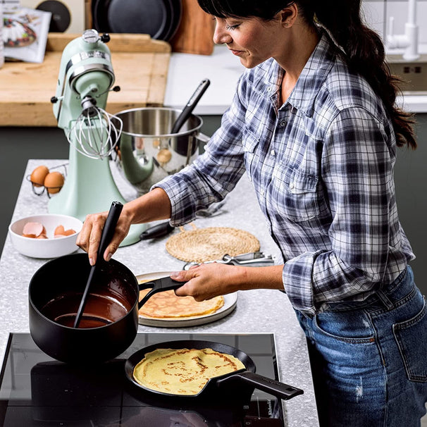Casserole KitchenAid Classic Forged Noir ø 16 cm / 1,5 Litre - revêtement antiadhésif céramique