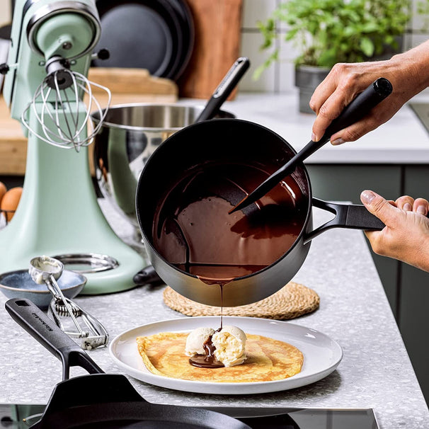 Casserole KitchenAid Classic Forged Noir ø 20 cm / 3,1 Litres - revêtement antiadhésif céramique