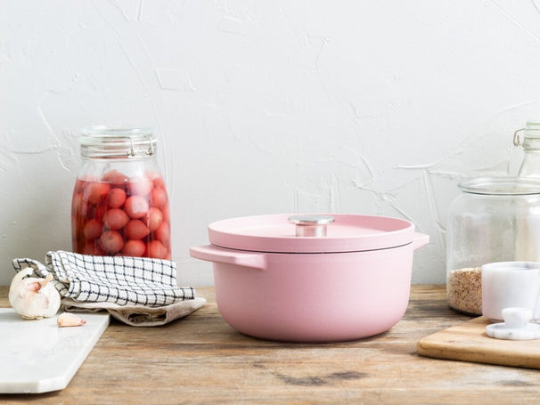Cocotte en fonte KitchenAid Dried Rose ø 22 cm / 3,3 Litres - revêtement antiadhésif émaillé