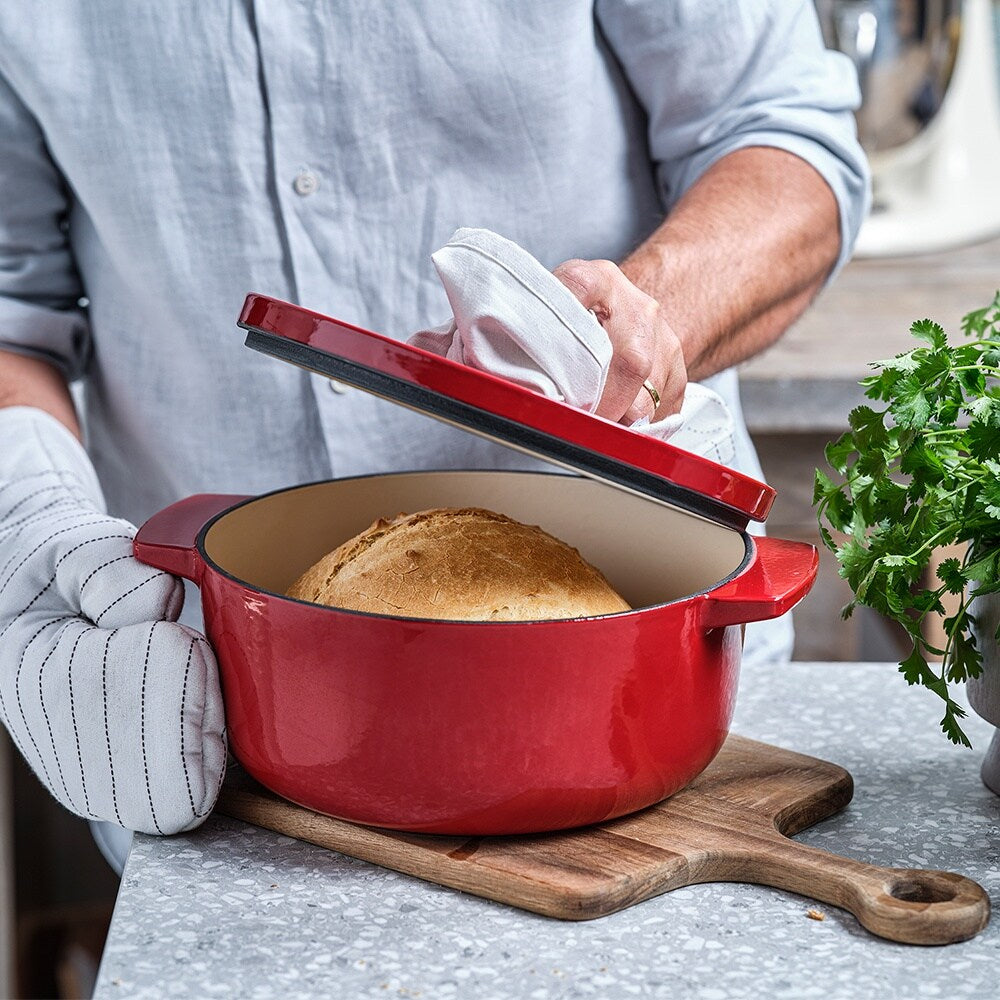 KitchenAid Braadpan Gietijzer Empire Red ø 26 cm / 5.2 Liter - sfeerbeeld 2