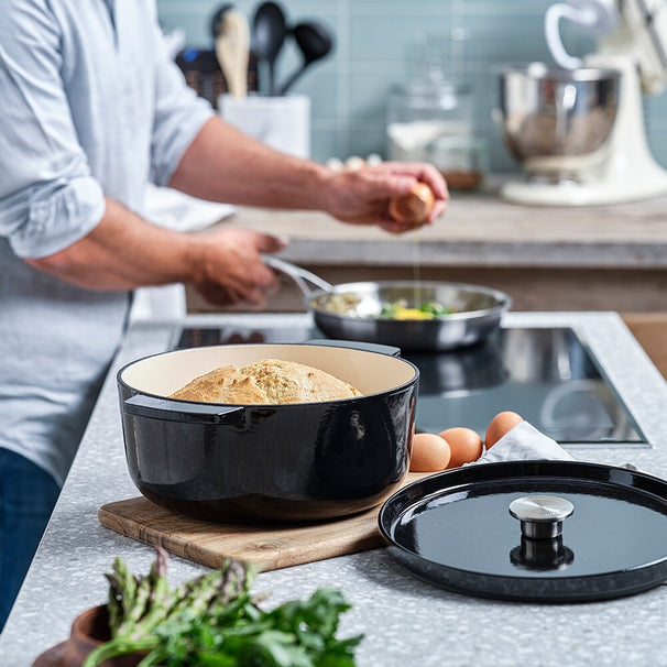 Cocotte en fonte KitchenAid Onyx Black ø 26 cm / 5,2 Litres - revêtement antiadhésif émaillé