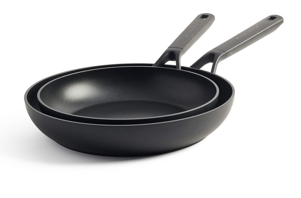 Ensemble de casseroles KitchenAid Multi-Ply Stainless Steel 6-pièces : casserole ø 20 et 24 cm, casserole ø 16 cm et poêle ø 24 cm + poêle Classic Forged ø 24 et 28 cm