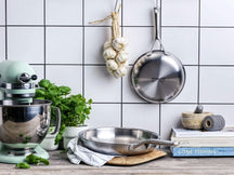Ensemble de poêles KitchenAid - Acier inoxydable Multi-Ply - ø 24 et 28 cm - sans revêtement antiadhésif