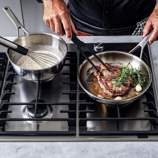 Poêle à frire KitchenAid Tri-Ply Inox ø 24 cm - sans revêtement antiadhésif
