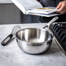 KitchenAid Sauteuse Tri-Ply RVS ø 20 cm / 2.3 Liter - sfeerbeeld 2
