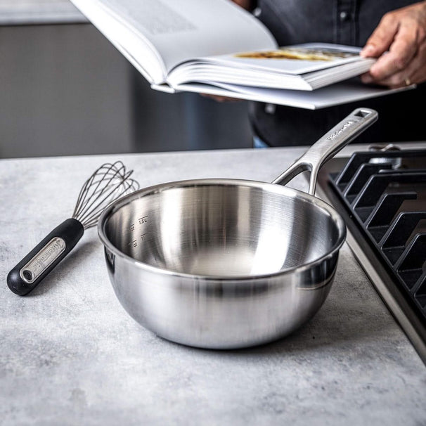 Sauteuse évasée KitchenAid Tri-Ply Inox ø 22 cm / 3,1 Litres - sans revêtement antiadhésif